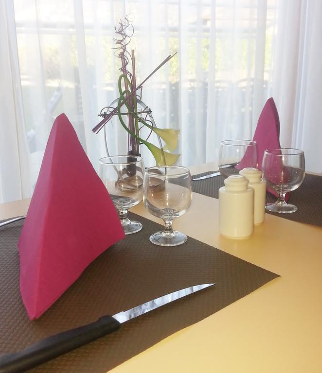 Hotel Vallee Bleue Montalieu-Vercieu Eksteriør billede